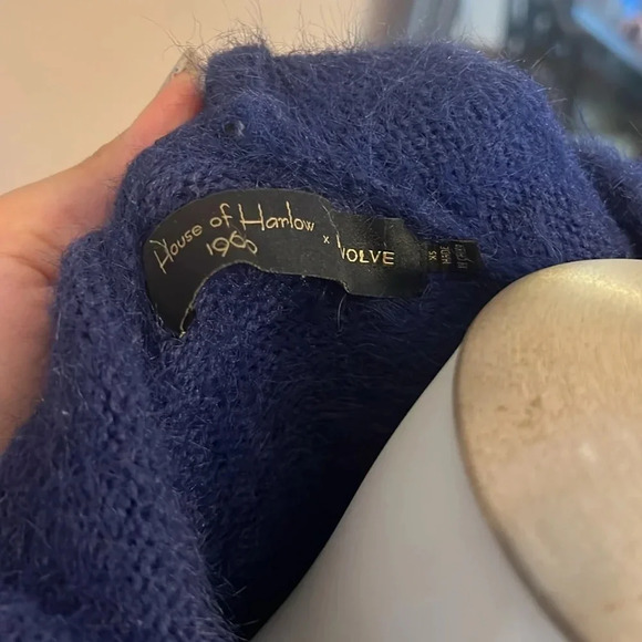 House of Harlow 1960 x REVOLVE Vaughn Eyelash Fuzzy Pullover Hoodie Deep Blue XS - Picture 5 of 11